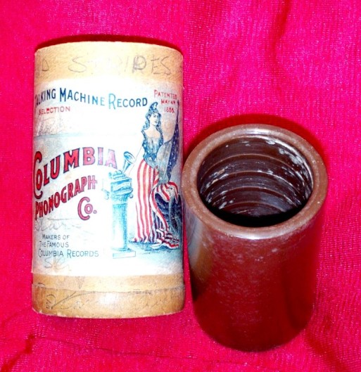 Columbia brown wax cylinder circa 1898-1901. Sousa's Band playing Sousa's March "The Stars and Stripes Forever March". Record photographed from the collections of The North American Phonograph Company. Source: https://bit.ly/2xL4VQb